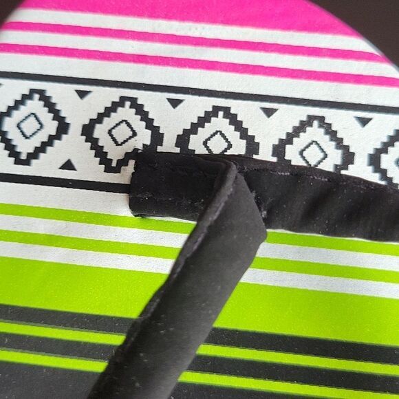 🌷2/$15🌷Colorful Aztec print flip flops - New - Picture 2 of 4